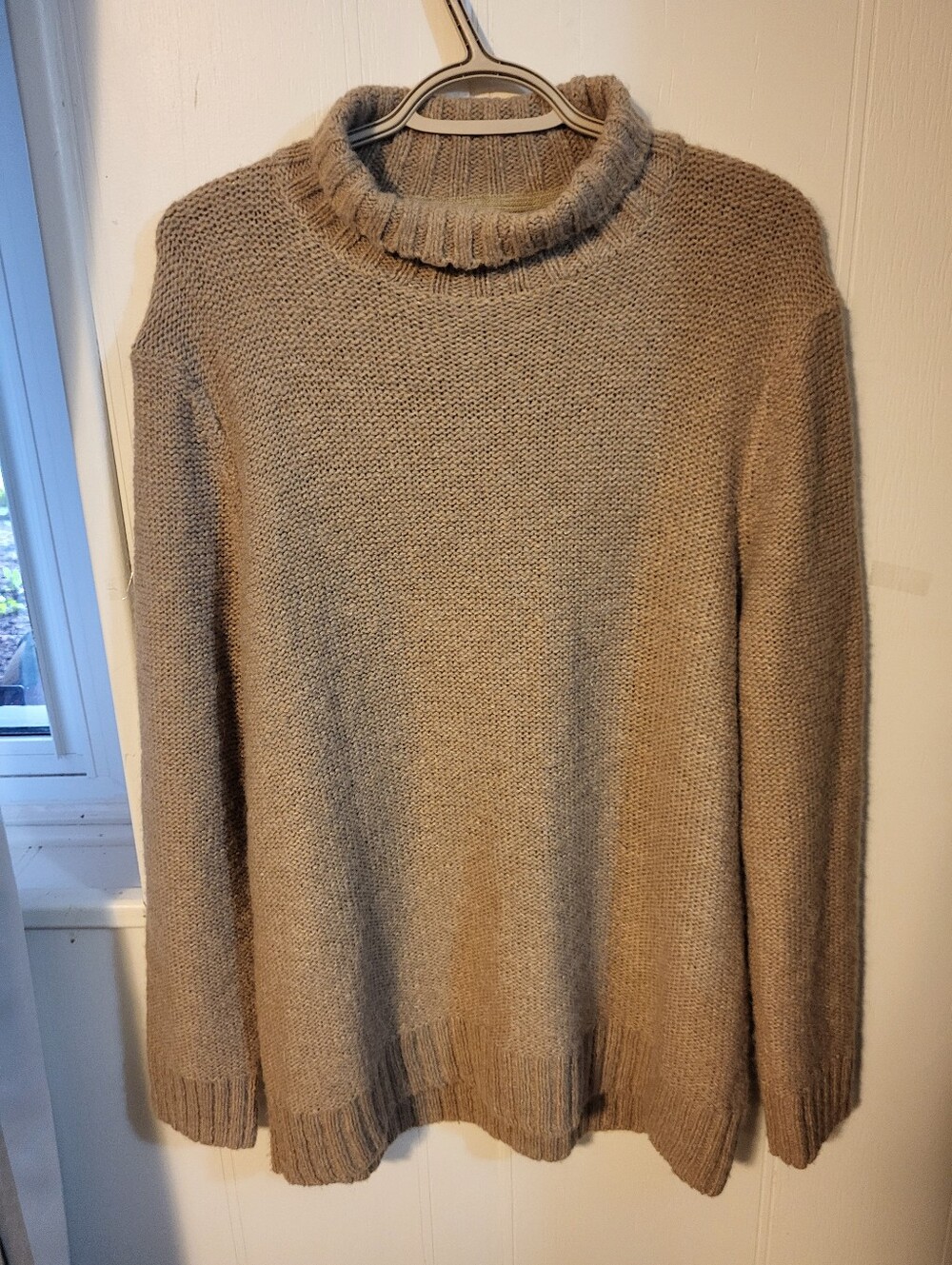 H&M Tan Knit Crewneck Sweater Sz MED